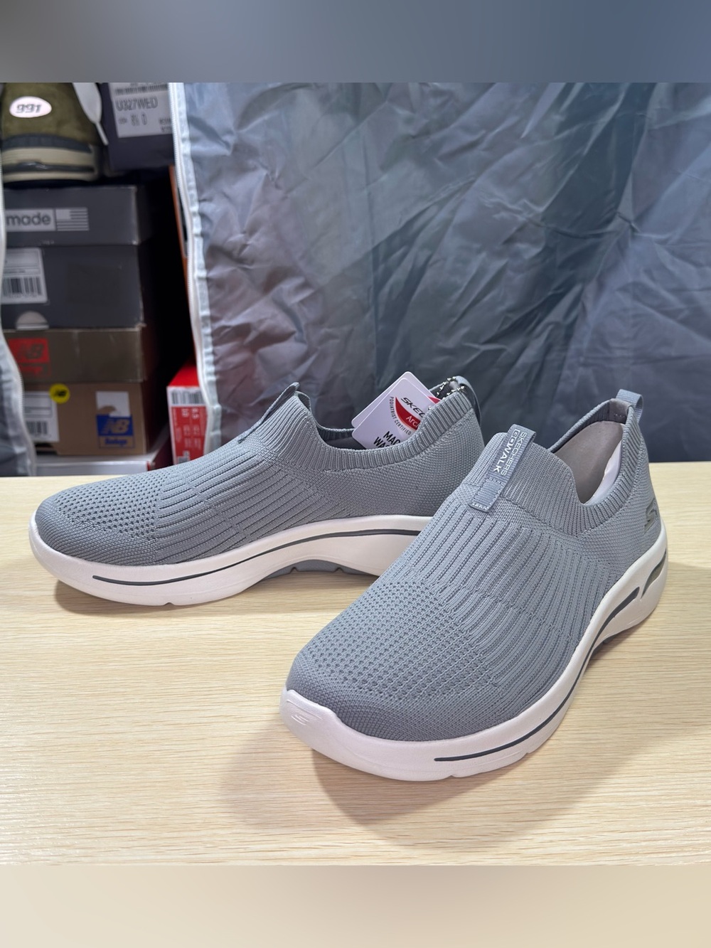 Skechers Go Walk Arch Fit Iconic Gray Slip On Sneakers Women Size 8